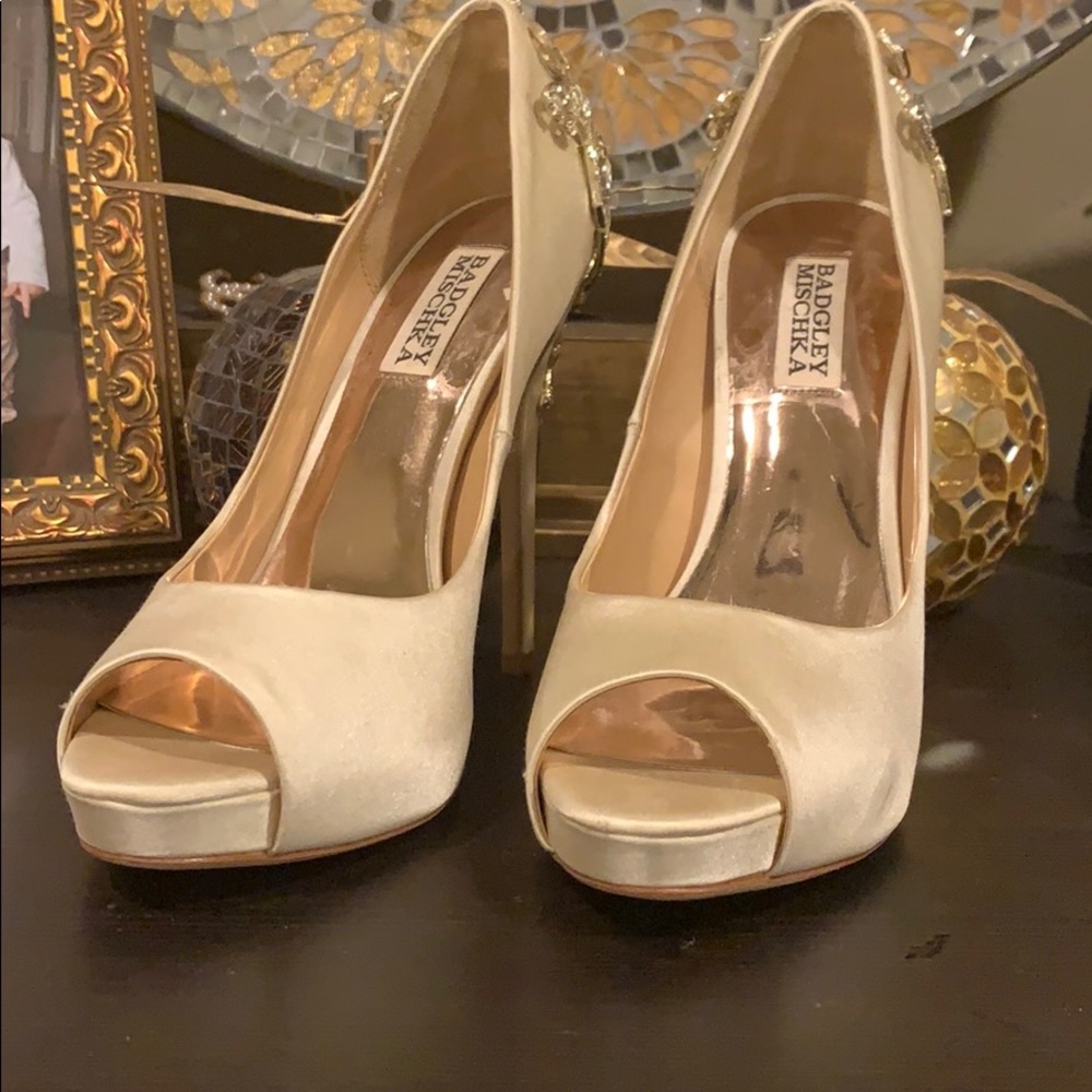 Badgley Mischka pumps size 7,5 - Picture 4 of 8
